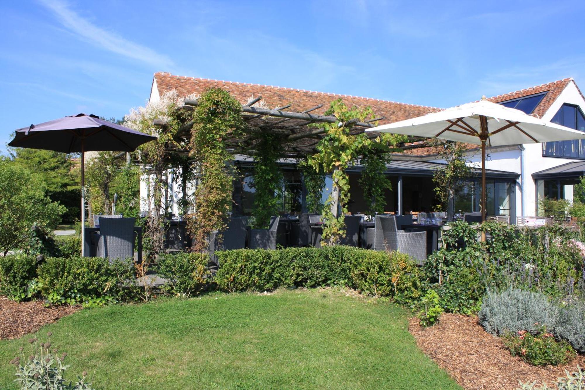 Domaine De Bellevue, The Originals Relais Hotell Neufmoutiers-en-Brie Exteriör bild